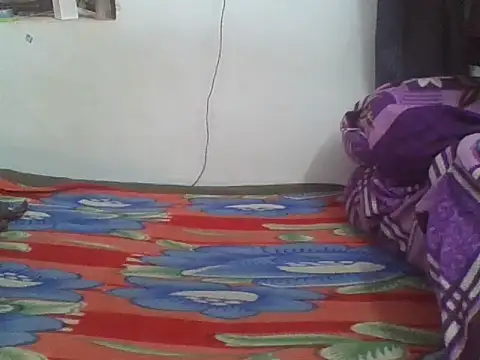 AuntyLover BhabhiLover  online show from February 10, 2026, 11:58 am