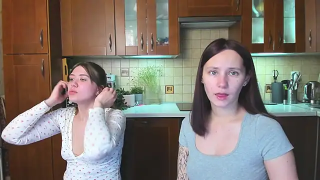 HotCaramellsTV online show from April 25, 2026, 10:40 am