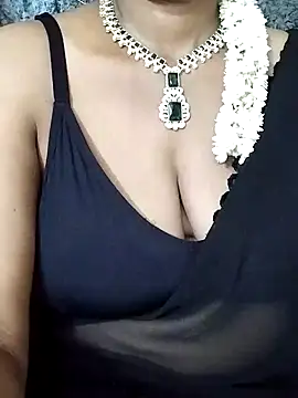 sophia600 online show from December 14, 2024, 5:25 pm