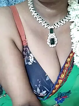 sophia600 online show from December 15, 2024, 7:10 pm