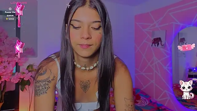 CoralRigan online show from November 22, 2025, 3:38 am