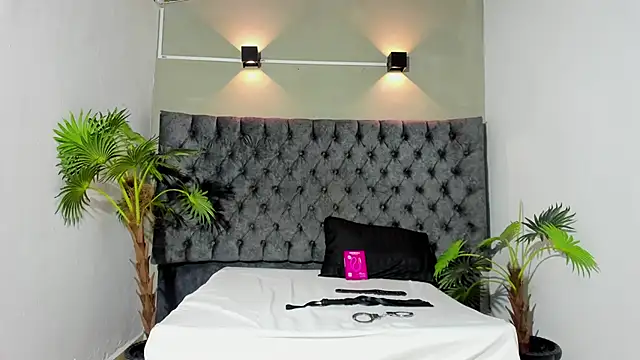 Snapshot of Salomon_koude chatting on May 14, 2026, 1:45 am Salomon koude online show from May 14, 2026, 1:45 am