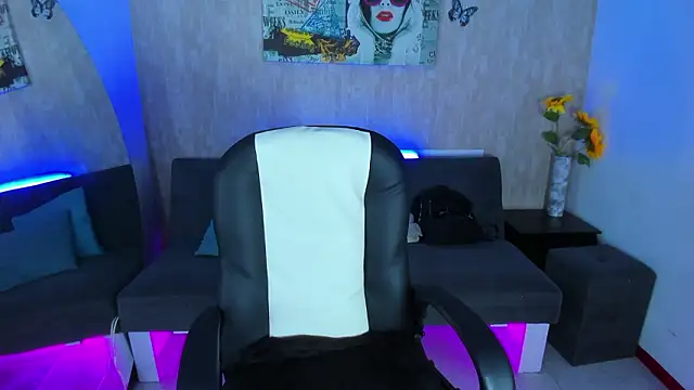 nova sex01 online show from March 11, 2026, 4:40 am