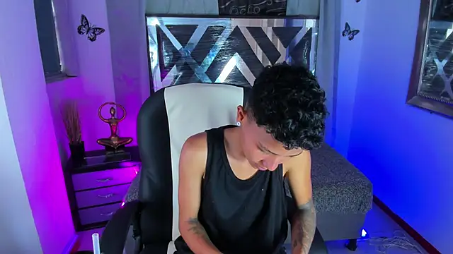 nova sex01 online show from April 22, 2026, 8:54 pm