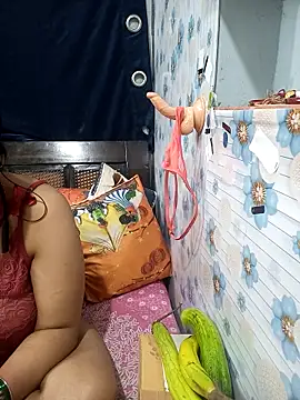 Snapshot of tina8th chatting on April 20, 2026, 5:05 pm tina8th online show from April 20, 2026, 5:05 pm