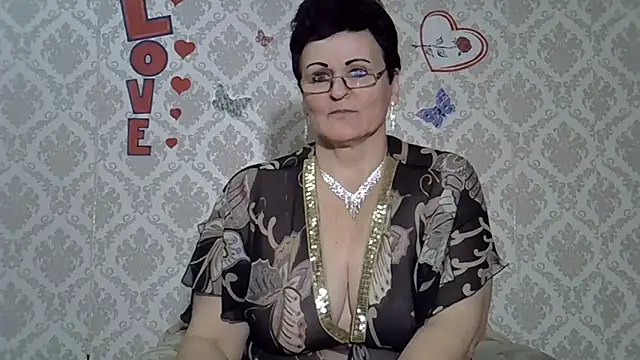 Snapshot of PaulaGolden chatting on December 8, 2024, 7:43 pm PaulaGolden online show from December 8, 2024, 7:43 pm
