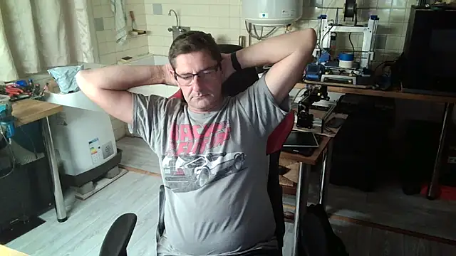 Snapshot of snork80 chatting on October 3, 2025, 9:01 pm snork80 online show from October 3, 2025, 9:01 pm