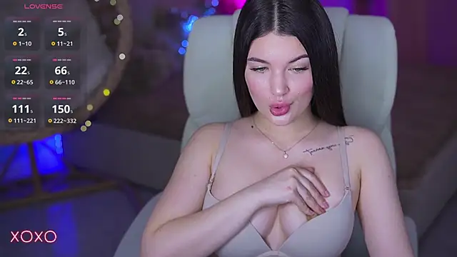 YourLolaBunny online show from April 11, 2026, 7:45 am