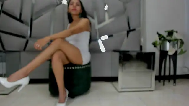 Snapshot of AmiraDulcee chatting on May 29, 2026, 2:48 pm AmiraDulcee online show from May 29, 2026, 2:48 pm