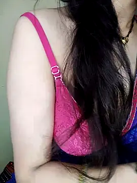 Snapshot of Fair-magic-woman chatting on March 18, 2025, 6:59 pm Fair-magic-woman online show from March 18, 2025, 6:59 pm