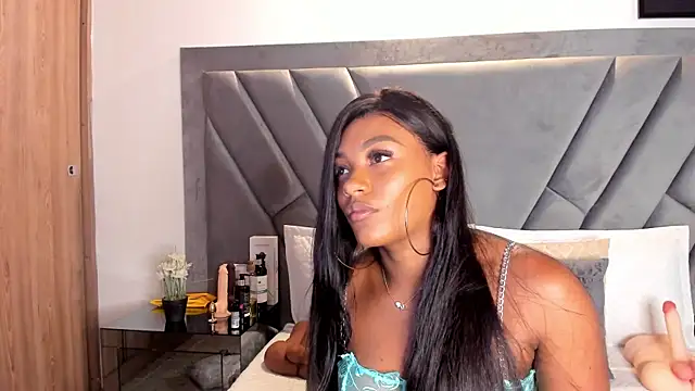 brenda nova18 online show from November 13, 2025, 9:14 pm