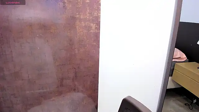 zoi jazmin online show from January 15, 2026, 8:01 pm