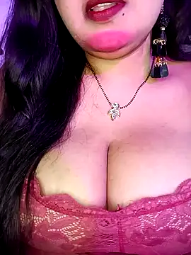Suhanakhan00 online show from October 24, 2025, 3:52 pm