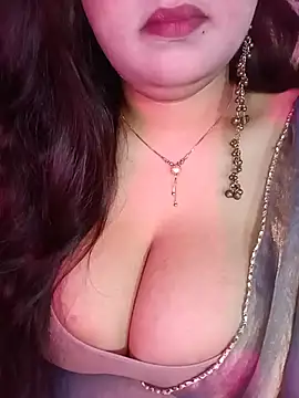 Snapshot of Suhanakhan00 chatting on July 18, 2026, 9:02 am Suhanakhan00 online show from July 18, 2026, 9:02 am