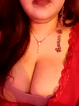 Snapshot of Suhanakhan00 chatting on July 19, 2026, 9:24 am Suhanakhan00 online show from July 19, 2026, 9:24 am