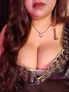 Snapshot of Suhanakhan00 chatting on August 4, 2026, 10:18 am Suhanakhan00 online show from August 4, 2026, 10:18 am