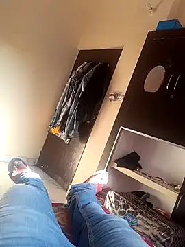 hottboyakash6969 online show from December 10, 2024, 9:44 am