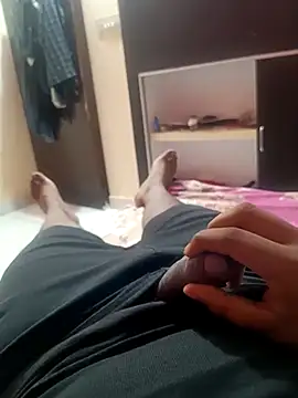 hottboyakash6969 online show from September 18, 2025, 6:32 pm