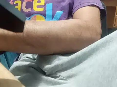 SALLY OMAR  online show from November 20, 2025, 6:18 pm