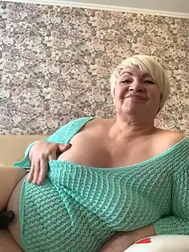 Laura Millf online show from February 25, 2025, 10:15 am