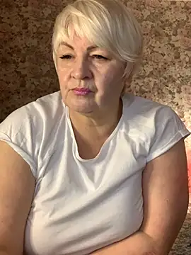 Laura Millf online show from March 5, 2025, 7:17 pm