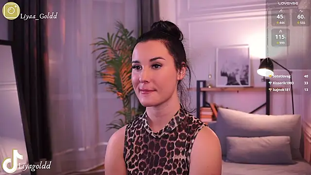 Snapshot of Liya_Gold_ chatting on December 16, 2024, 8:26 pm Liya Gold  online show from December 16, 2024, 8:26 pm