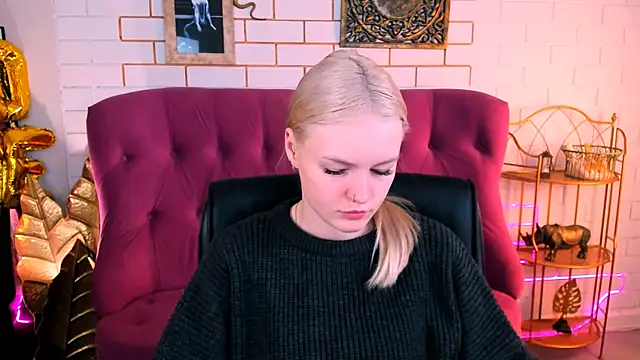 GraceGlamour online show from September 29, 2025, 5:01 am