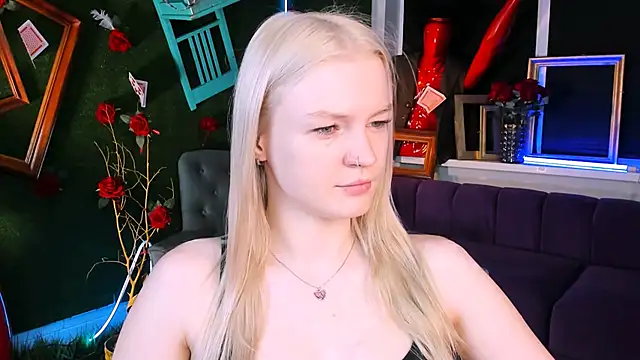 GraceGlamour online show from November 21, 2025, 5:06 am