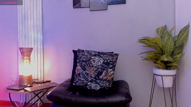 thomas eliotts online show from December 18, 2024, 7:41 pm