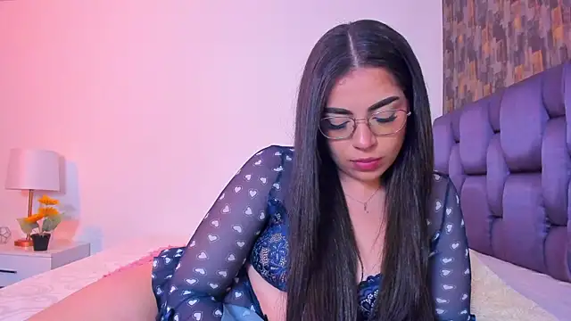 Snapshot of IsabellaAnngel chatting on March 19, 2025, 2:27 am IsabellaAnngel online show from March 19, 2025, 2:27 am