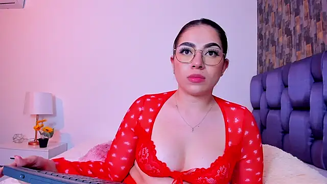 Snapshot of IsabellaAnngel chatting on March 22, 2025, 2:48 am IsabellaAnngel online show from March 22, 2025, 2:48 am