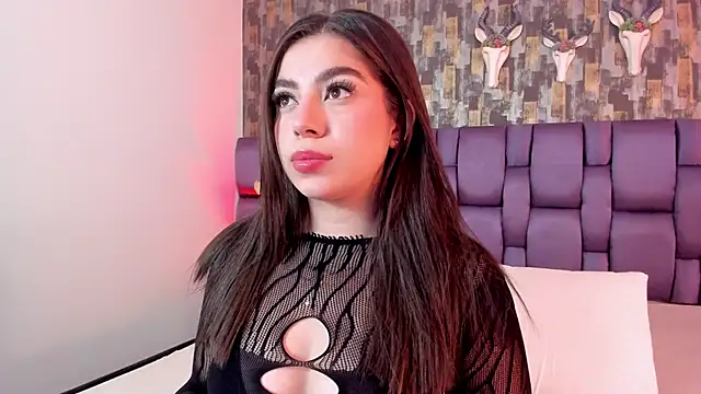 Snapshot of IsabellaAnngel chatting on February 22, 2026, 12:45 am IsabellaAnngel online show from February 22, 2026, 12:45 am