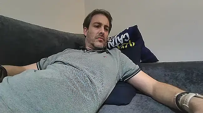 Snapshot of basquehotboy chatting on January 13, 2025, 11:27 pm basquehotboy online show from January 13, 2025, 11:27 pm