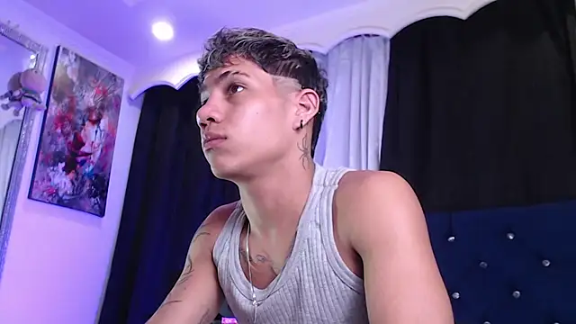 Sexys Boys Hot1 online show from June 5, 2026, 6:52 am