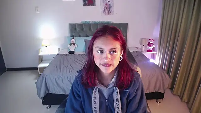 Snapshot of Kat_cute_ chatting on December 19, 2024, 10:02 am Kat cute  online show from December 19, 2024, 10:02 am