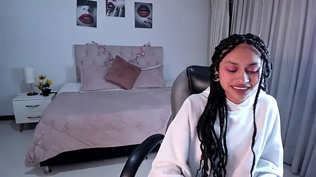 Snapshot of Kat_cute_ chatting on January 24, 2025, 8:23 am Kat cute  online show from January 24, 2025, 8:23 am