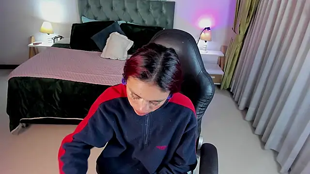 Snapshot of Kat_cute_ chatting on March 13, 2025, 10:05 am Kat cute  online show from March 13, 2025, 10:05 am