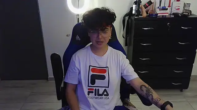 thomascooper7 online show from February 11, 2025, 12:38 am