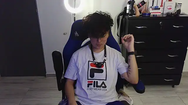 thomascooper7 online show from February 11, 2025, 3:50 am