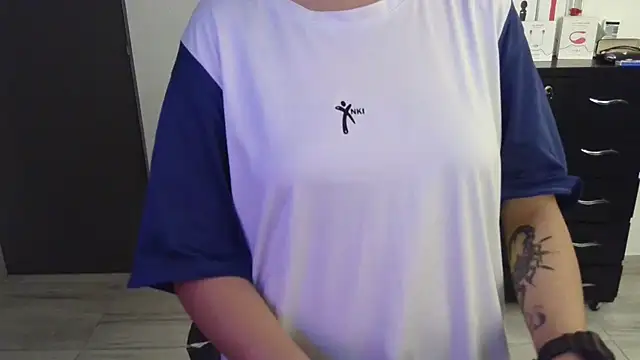 thomascooper7 online show from February 13, 2025, 6:09 am