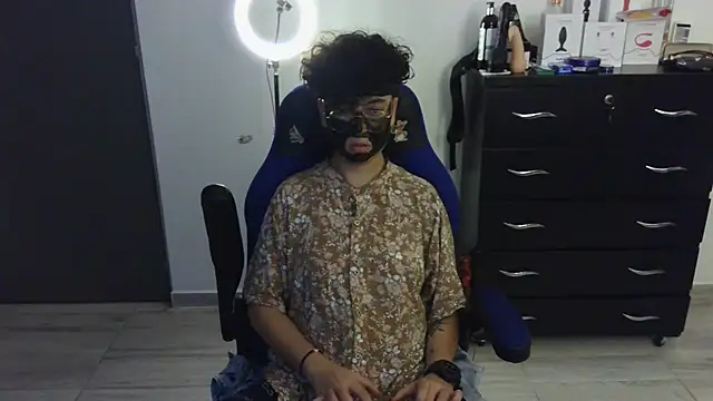 thomascooper7 online show from February 15, 2025, 4:36 am