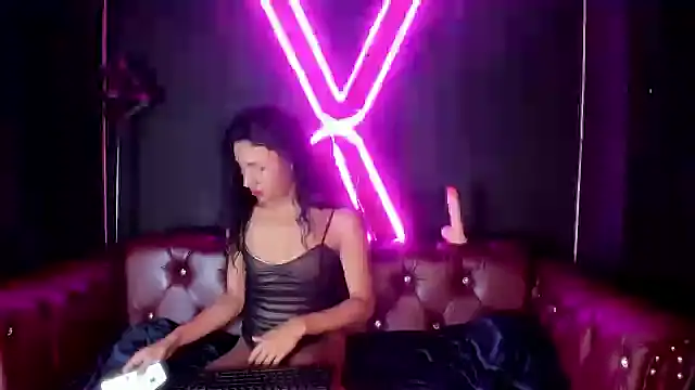 Sabrina Rosse   online show from February 4, 2025, 3:44 am