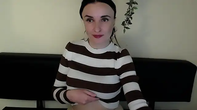 LaimaV  online show from April 12, 2026, 8:58 pm