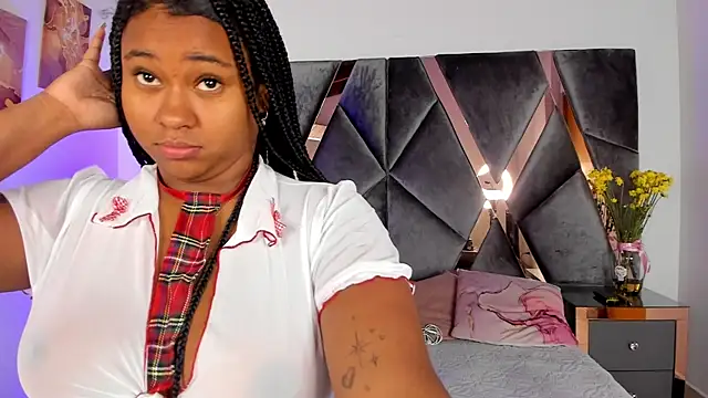 Snapshot of Milan_ebony chatting on July 4, 2026, 12:22 pm Milan ebony online show from July 4, 2026, 12:22 pm