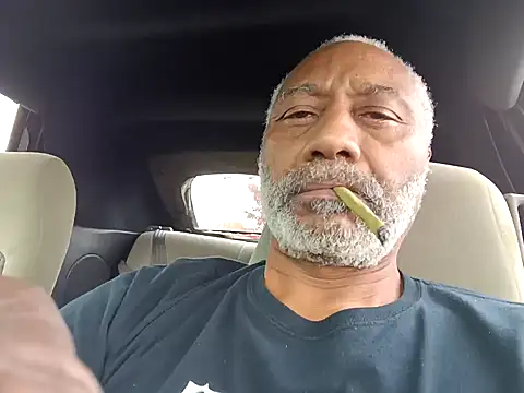 Snapshot of yasohw chatting on December 17, 2024, 8:10 pm yasohw online show from December 17, 2024, 8:10 pm