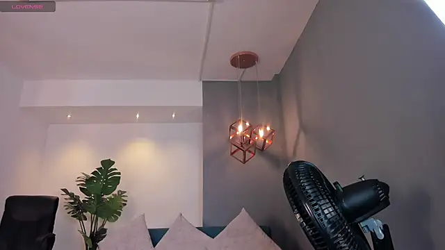 Caro Garcia online show from December 17, 2024, 7:48 pm