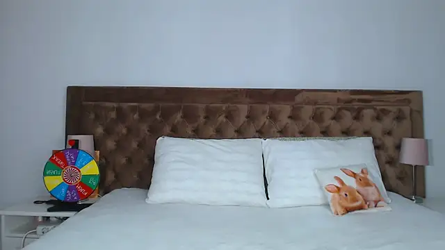 Aylinhoney08 online show from October 13, 2025, 2:22 am