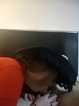 Snapshot of SpecialSpecies chatting on September 28, 2025, 8:42 am SpecialSpecies online show from September 28, 2025, 8:42 am