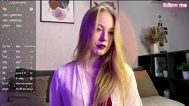 SweetDarcy online show from November 7, 2025, 4:07 pm