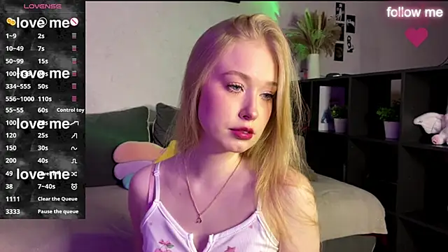 SweetDarcy online show from November 13, 2025, 4:17 pm